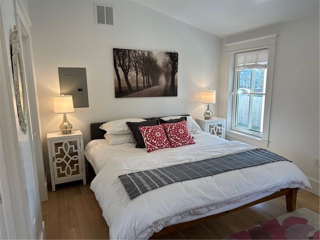 76 Memorial Boulevard Rear, Newport, RI 02840