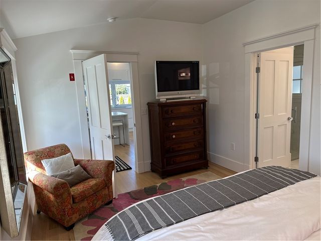 76 Memorial Boulevard Rear, Newport, RI 02840