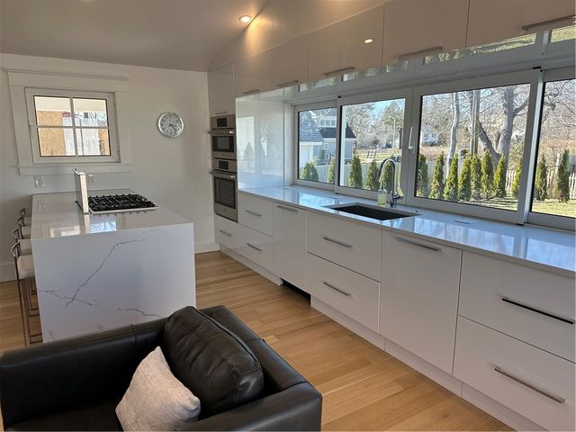 76 Memorial Boulevard Rear, Newport, RI 02840