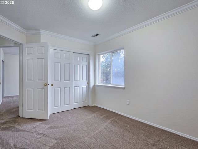 8754 Sw WAKKILA Ter, Beaverton, OR 97007