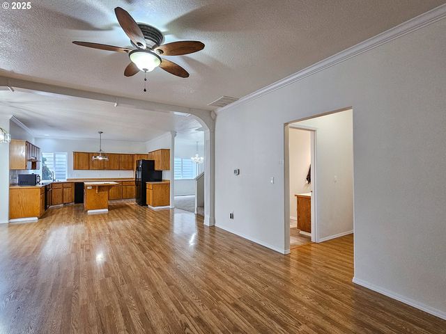 8754 Sw WAKKILA Ter, Beaverton, OR 97007