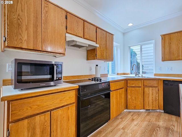 8754 Sw WAKKILA Ter, Beaverton, OR 97007