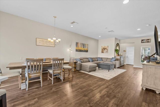 30089 SOUTHWELL LANE, Zephyrhills, FL 33543