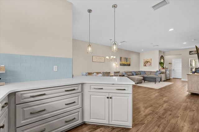 30089 SOUTHWELL LANE, Zephyrhills, FL 33543