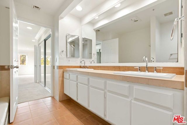 1508 VETERAN Avenue 301, Los Angeles, CA 90024