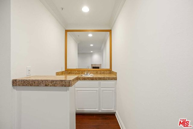 1508 VETERAN Avenue 301, Los Angeles, CA 90024