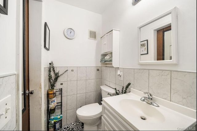 60-34 69th Avenue, Ridgewood, NY 11385