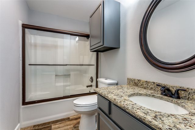 3813 Devonaire Drive, Fort Worth, TX 76008