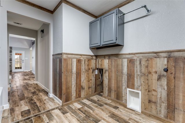 3813 Devonaire Drive, Fort Worth, TX 76008