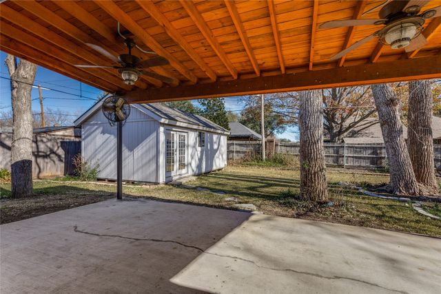 3813 Devonaire Drive, Fort Worth, TX 76008