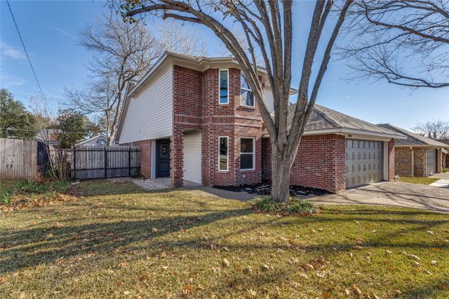 3813 Devonaire Drive, Fort Worth, TX 76008