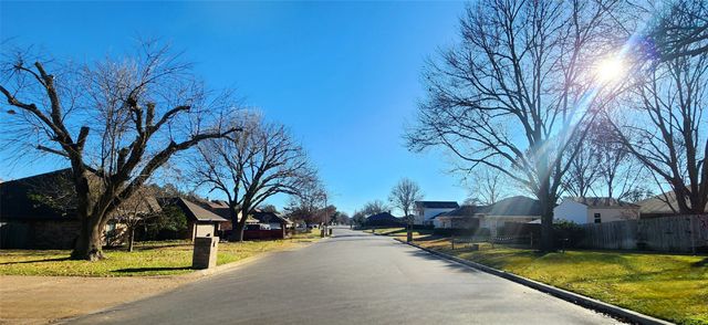 3813 Devonaire Drive, Fort Worth, TX 76008