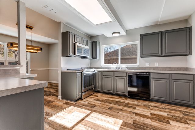 3813 Devonaire Drive, Fort Worth, TX 76008