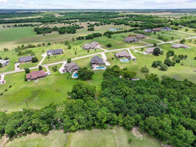 107 Whispering Winds Drive, Gunter, TX 75058