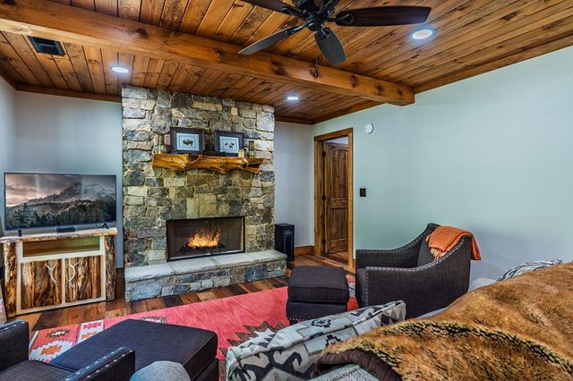 480 Riveredge Lane, Ellijay, GA 30540