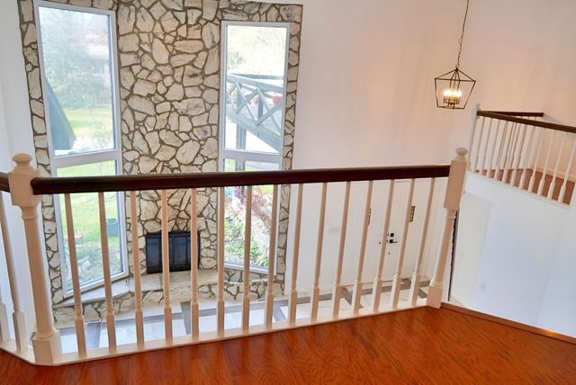 456 Roxbury Road, Valparaiso, IN 46385