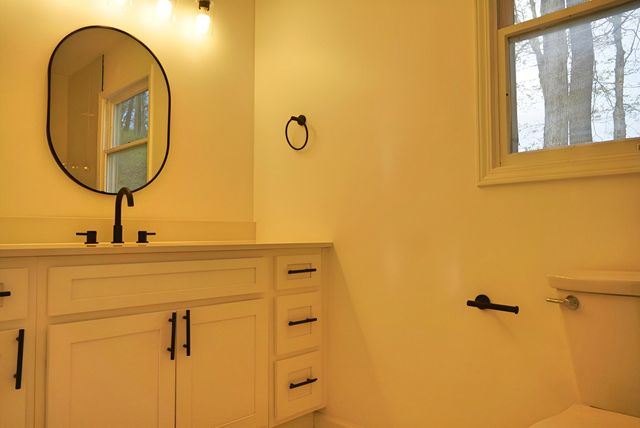 456 Roxbury Road, Valparaiso, IN 46385