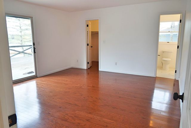 456 Roxbury Road, Valparaiso, IN 46385