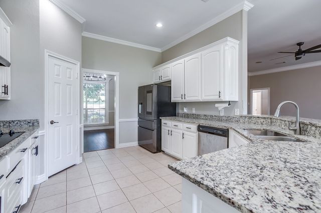 117 Danielle Drive, Hudson Oaks, TX 76087