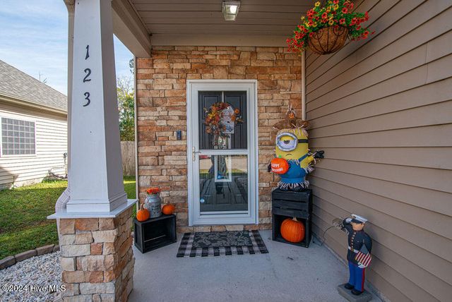 123 Katrina Street, Sneads Ferry, NC 28460