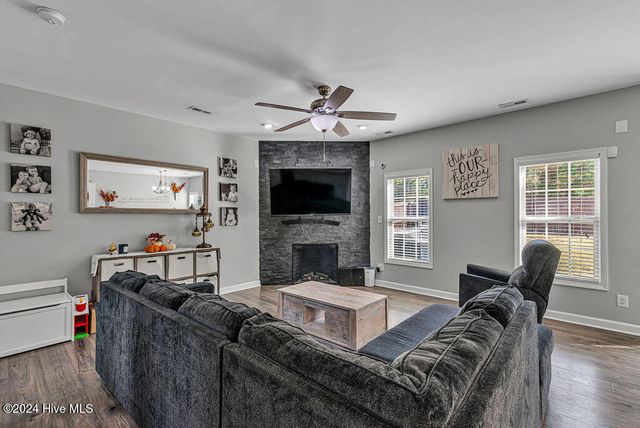 123 Katrina Street, Sneads Ferry, NC 28460