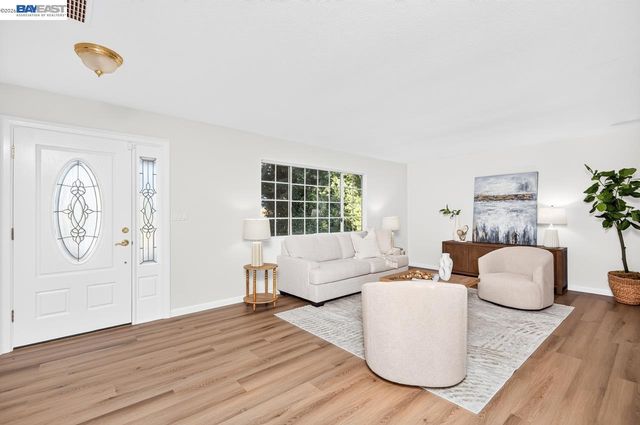 7352 Lemonwood Way, Pleasanton, CA 94588
