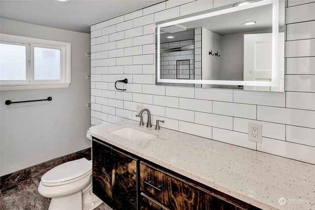 5717 186th Place SW, Lynnwood, WA 98037