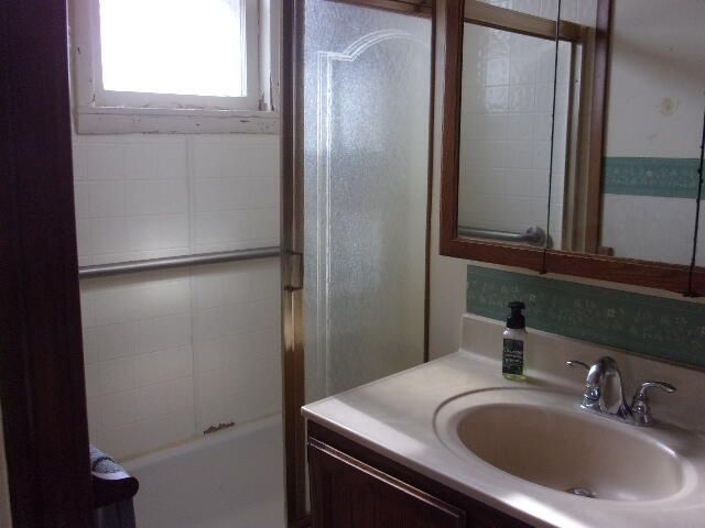 321 S Wood Street, Hudson, MI 49247