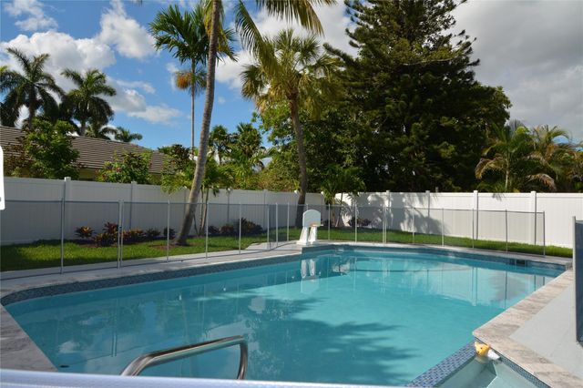 3840 N 42nd Terrace, Hollywood, FL 33021