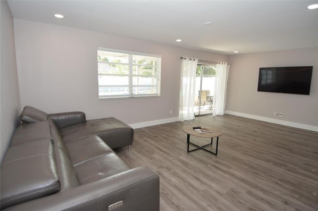 3840 N 42nd Terrace, Hollywood, FL 33021