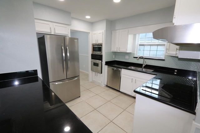 12615 Huntington Venture Drive, Houston, TX 77099