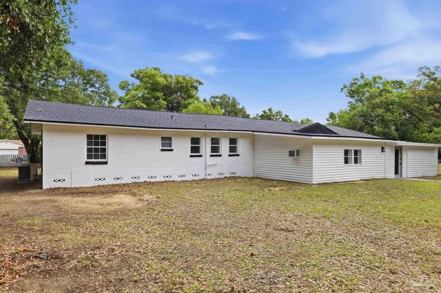 7717 Pontiac Dr, Pensacola, FL 32506