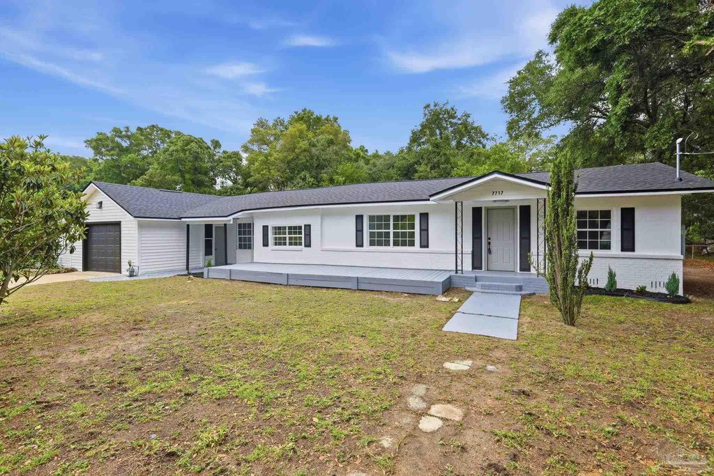 7717 Pontiac Dr, Pensacola, FL 32506