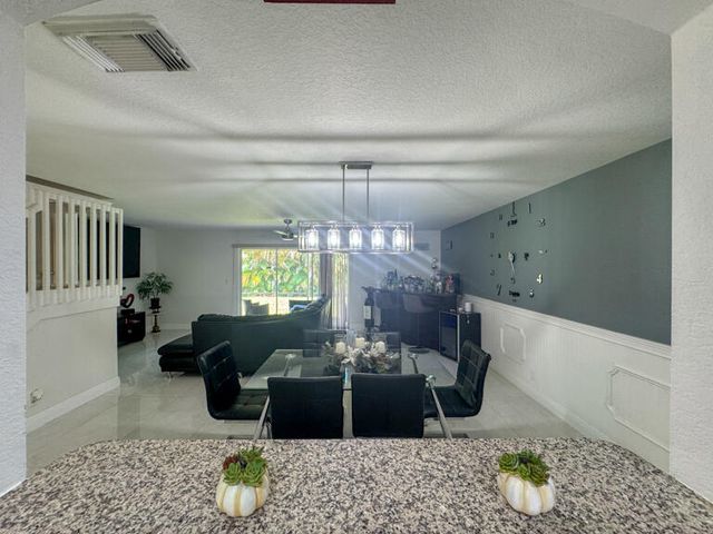 6111 Sugar Loaf Lane, West Palm Beach, FL 33411