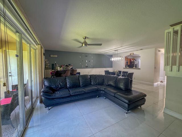 6111 Sugar Loaf Lane, West Palm Beach, FL 33411
