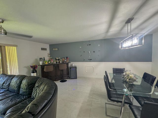 6111 Sugar Loaf Lane, West Palm Beach, FL 33411