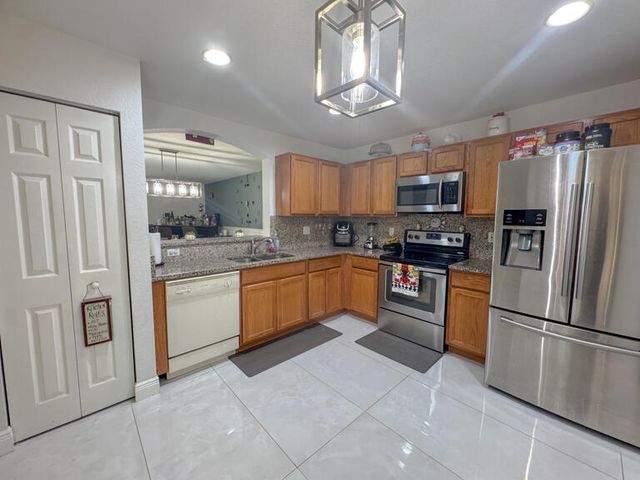6111 Sugar Loaf Lane, West Palm Beach, FL 33411