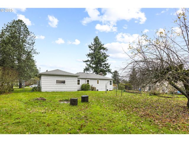 2712 Ne 111TH Dr, Portland, OR 97220