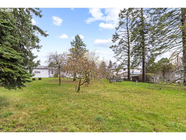 2712 Ne 111TH Dr, Portland, OR 97220