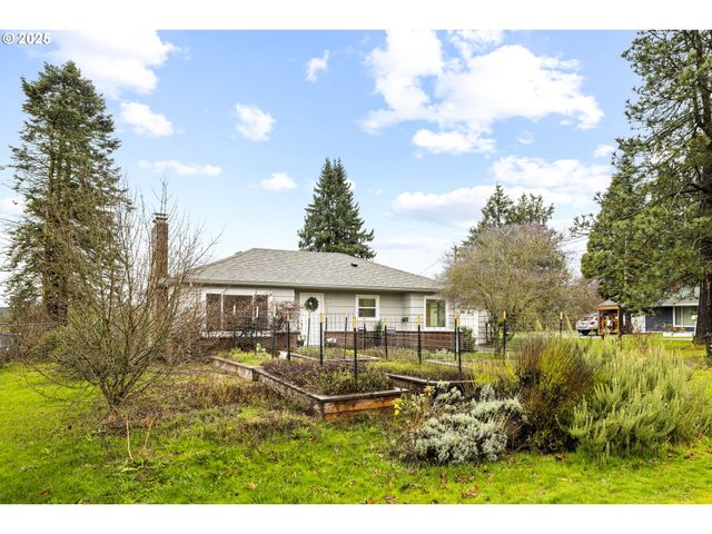 2712 Ne 111TH Dr, Portland, OR 97220