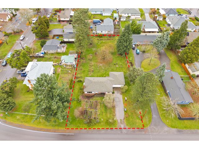 2712 Ne 111TH Dr, Portland, OR 97220