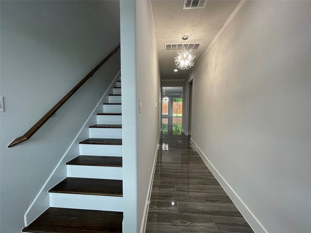 2417 N Winnetka Avenue, Dallas, TX 75212