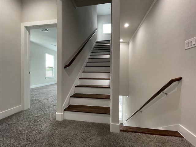 2417 N Winnetka Avenue, Dallas, TX 75212