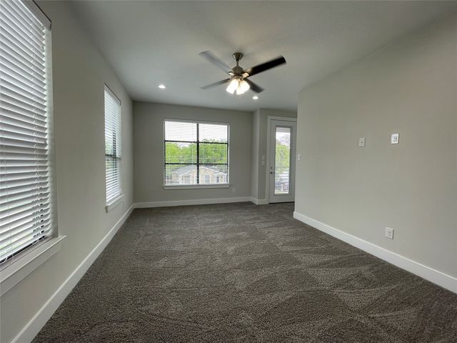 2417 N Winnetka Avenue, Dallas, TX 75212