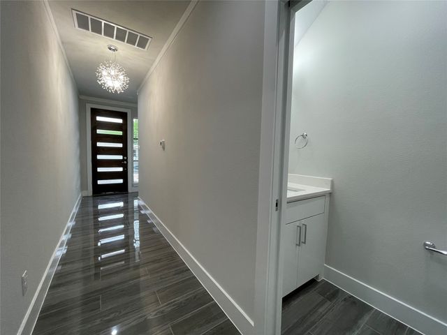 2417 N Winnetka Avenue, Dallas, TX 75212