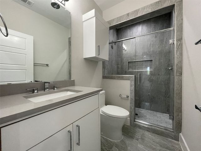 2417 N Winnetka Avenue, Dallas, TX 75212