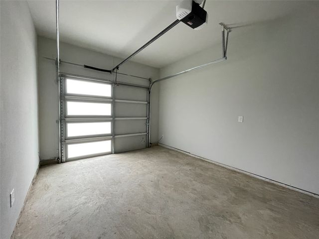 2417 N Winnetka Avenue, Dallas, TX 75212