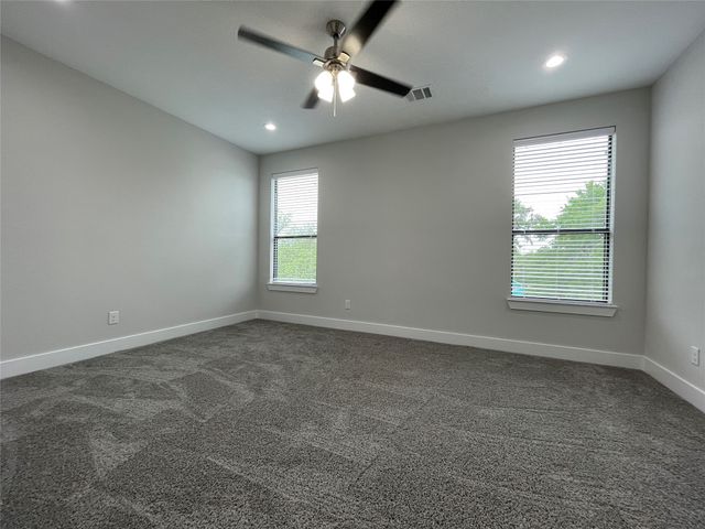 2417 N Winnetka Avenue, Dallas, TX 75212