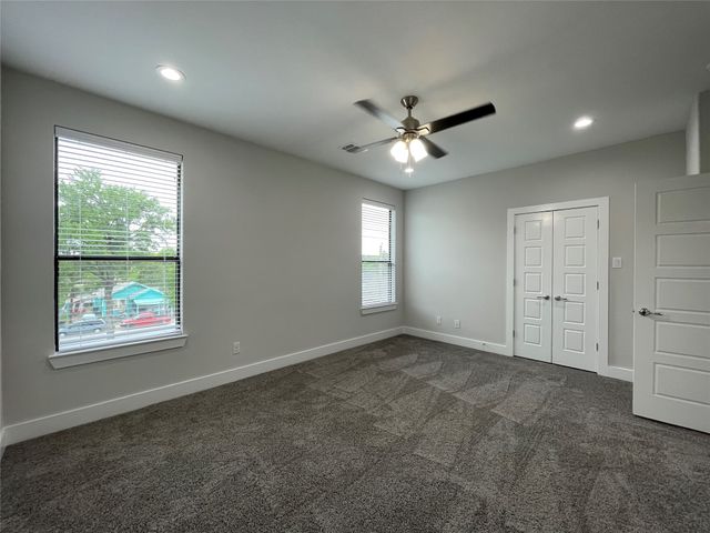 2417 N Winnetka Avenue, Dallas, TX 75212