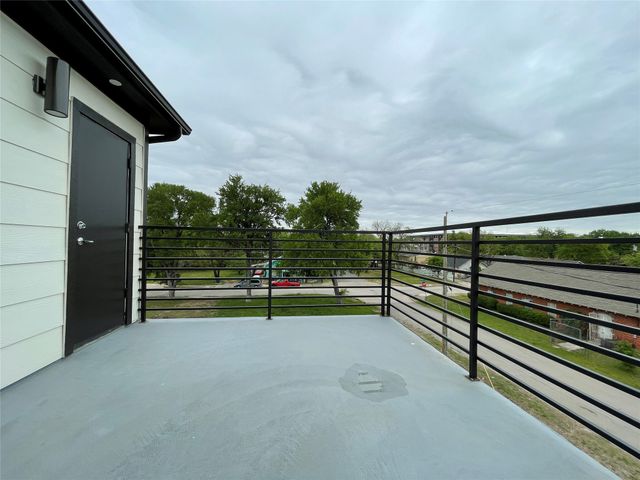 2417 N Winnetka Avenue, Dallas, TX 75212